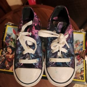 Girl's DC Converse low top shoes
